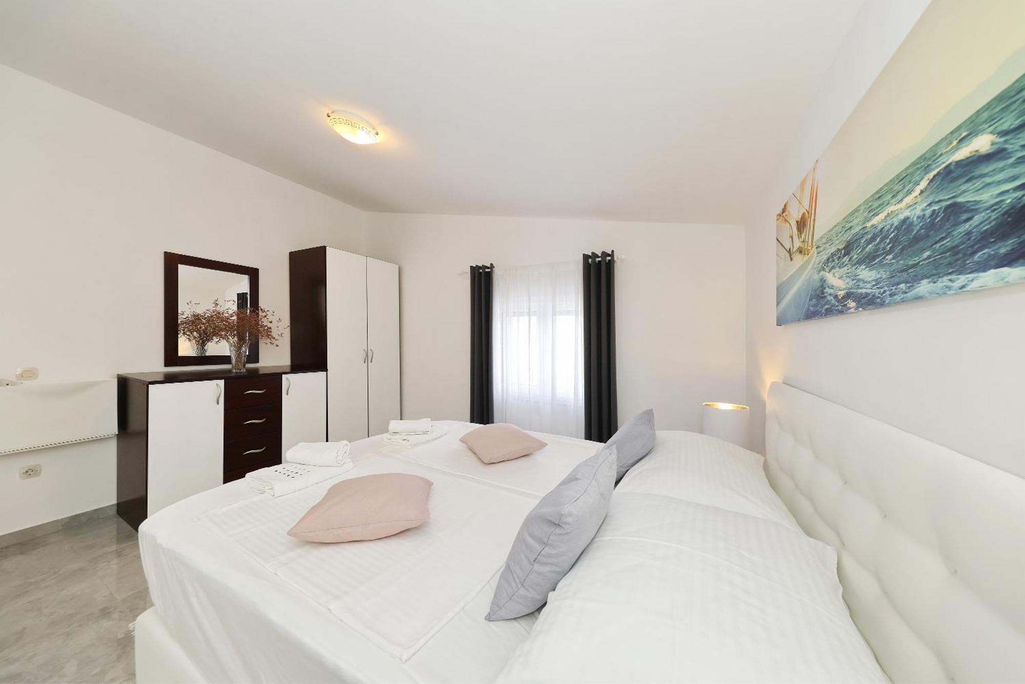 Apartments Rosini, 300M From The Beach With Shared Tavern And Bikes, 닌 외부 사진