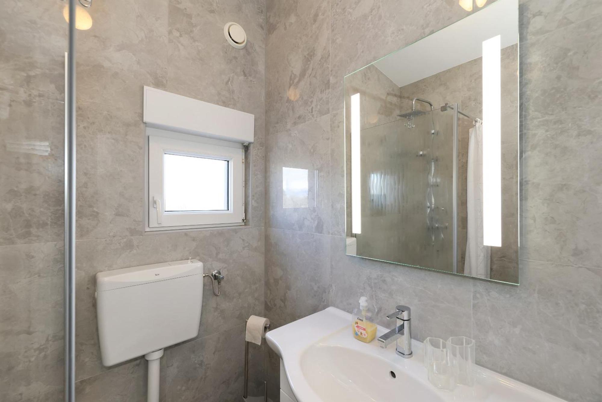 Apartments Rosini, 300M From The Beach With Shared Tavern And Bikes, 닌 외부 사진