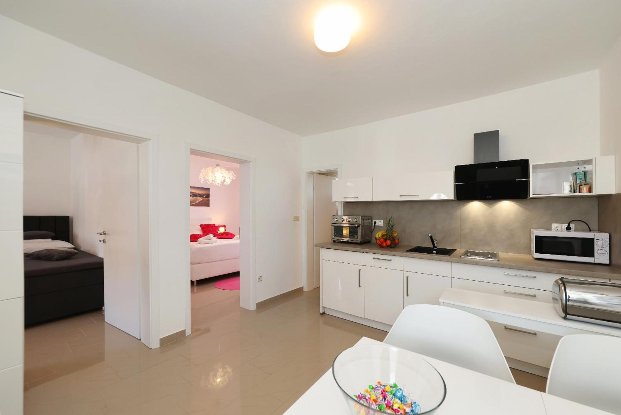 Apartments Rosini, 300M From The Beach With Shared Tavern And Bikes, 닌 외부 사진