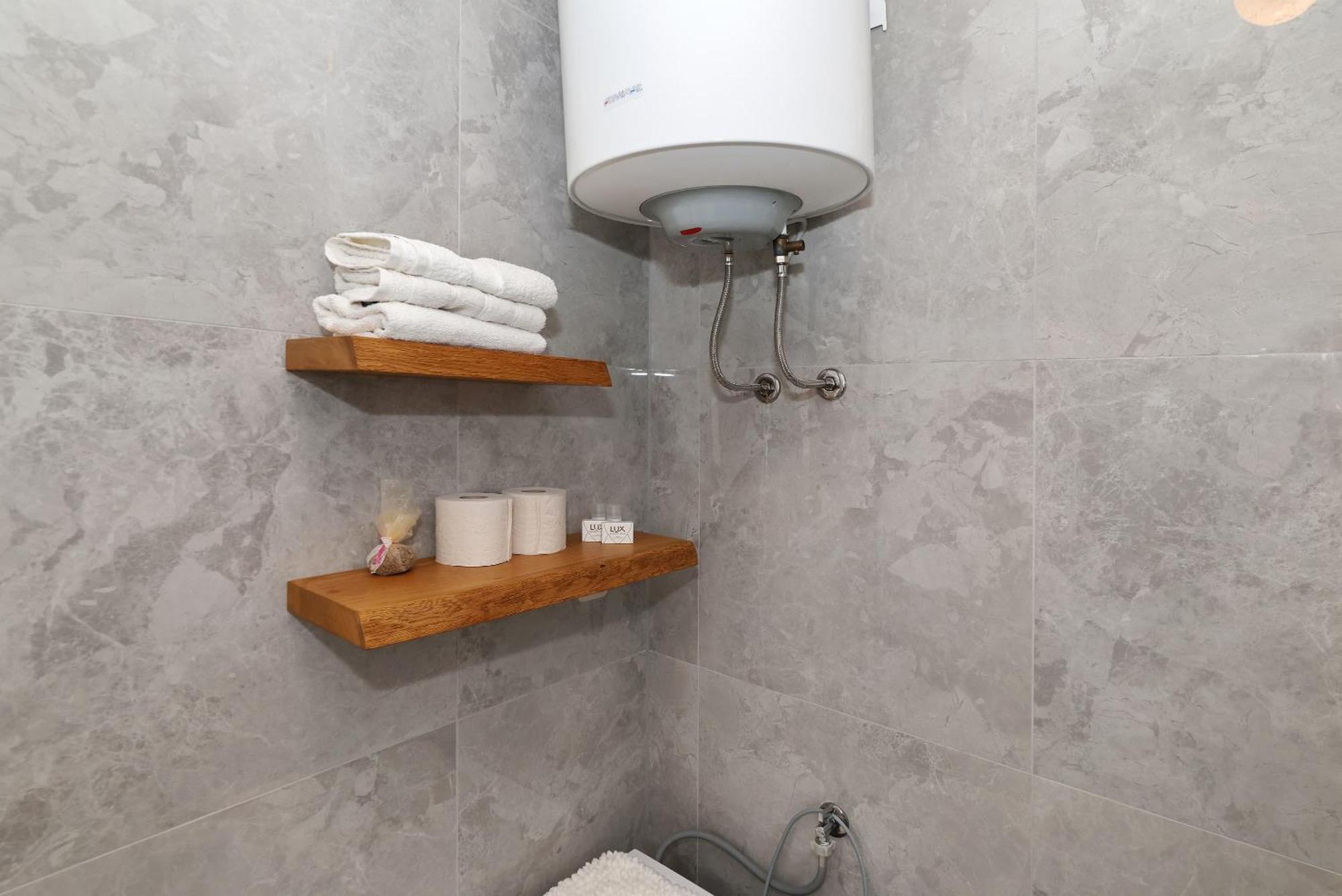 Apartments Rosini, 300M From The Beach With Shared Tavern And Bikes, 닌 외부 사진