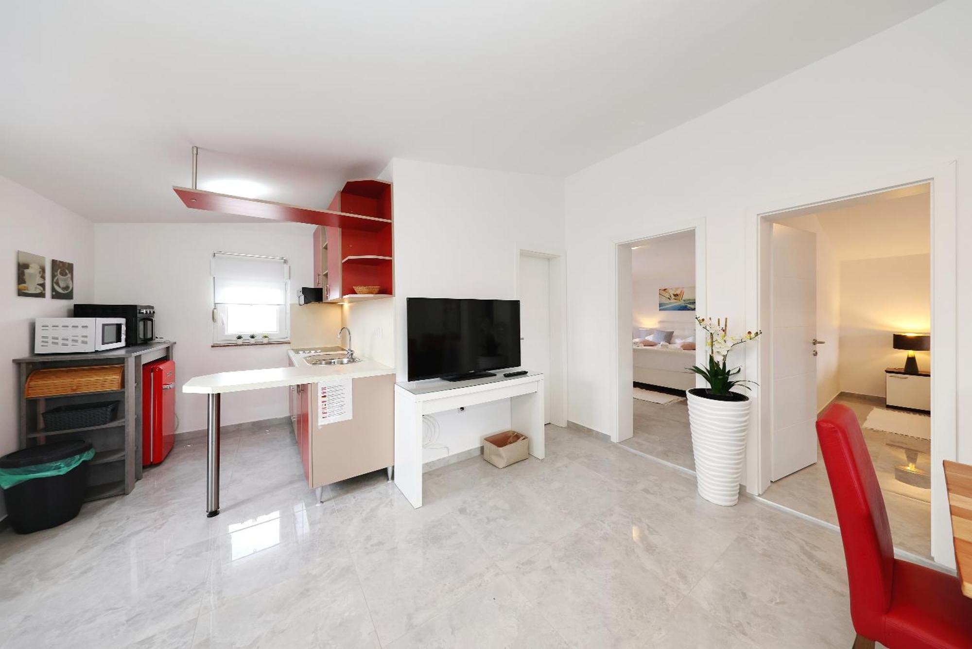 Apartments Rosini, 300M From The Beach With Shared Tavern And Bikes, 닌 외부 사진