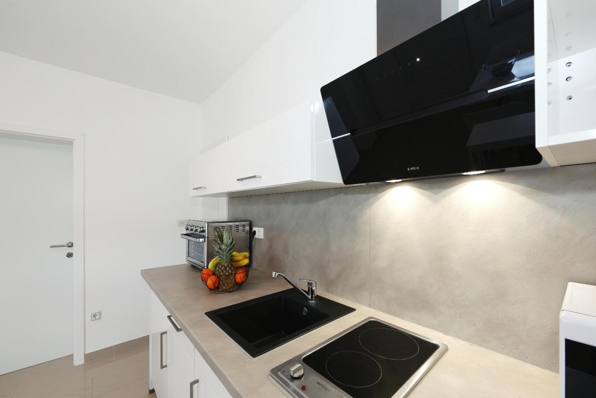 Apartments Rosini, 300M From The Beach With Shared Tavern And Bikes, 닌 외부 사진